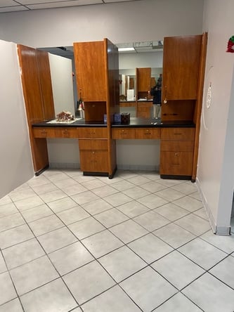 $175 weekly Booths for Rent in Eastpointe, MI- Beauty, Barber, Nail Tech, Eyebrows, Lashes