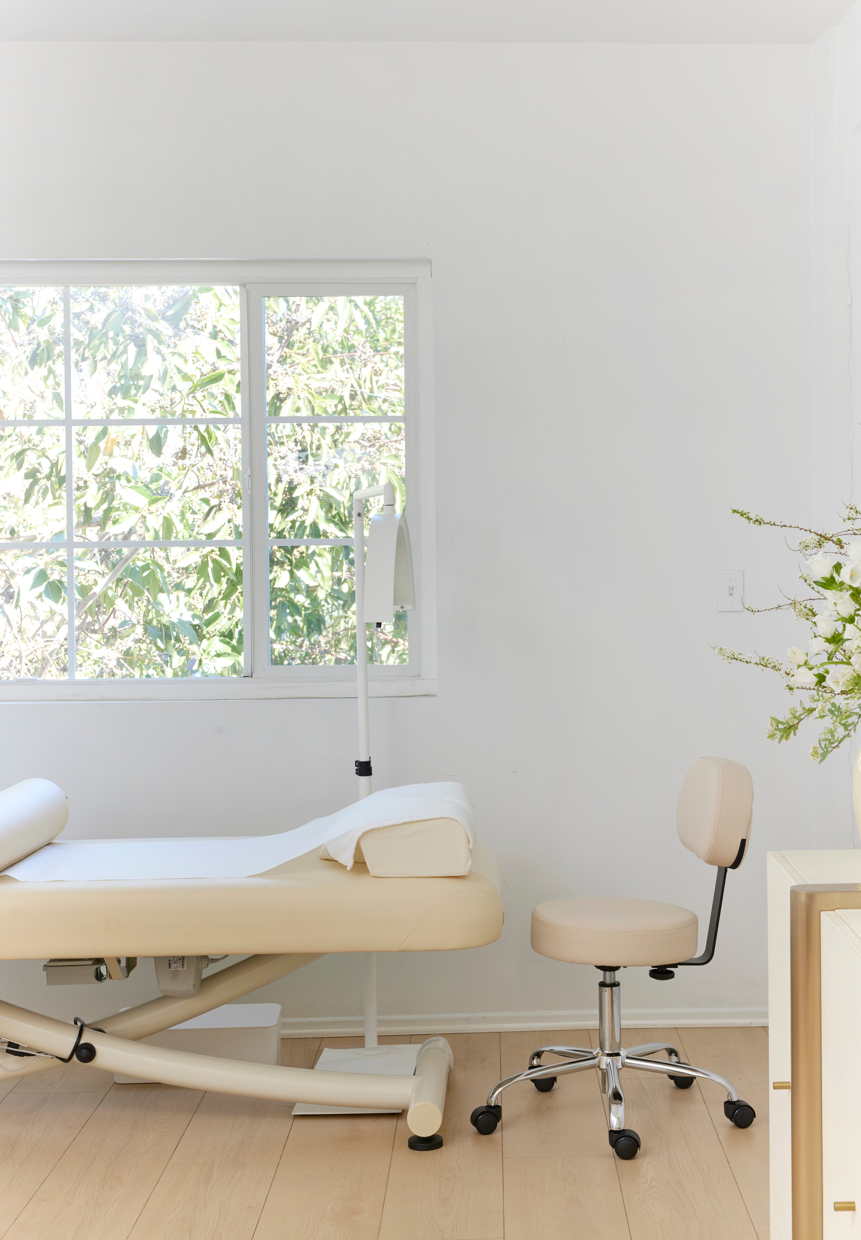 Lash & Esthetic Luxury Private Suite in West LA | Sun–Thu Monthly Rental