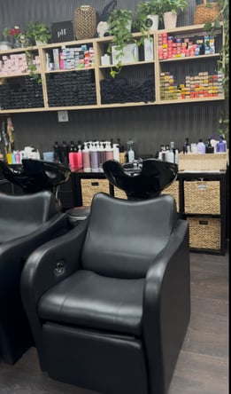 Premium Salon Chair Rental