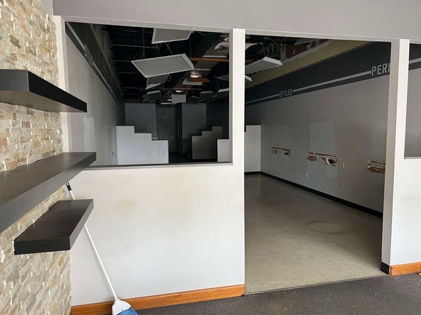 Awesome Former Salon Space Available in Seminole Publix Center