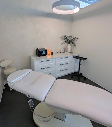 Flexible Treatment Rooms & Open Beds for Rent — 50th & France, Edina MN | LABB Collective