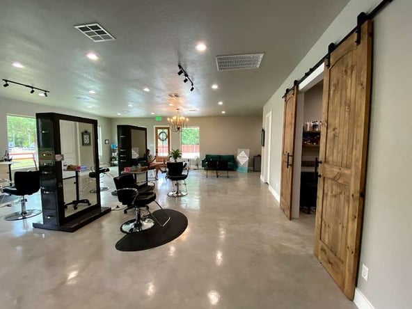 Chair rental at fast growing salon in Montgomery area