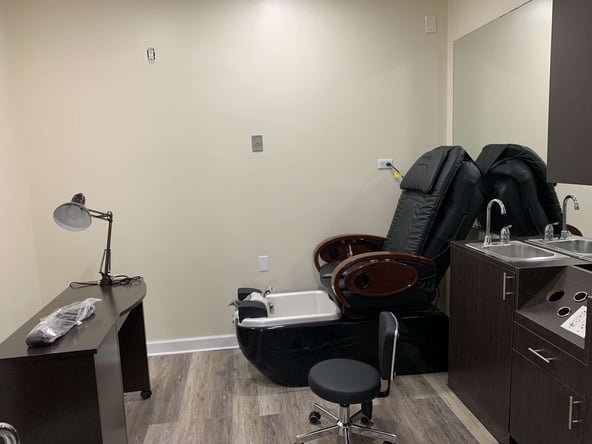 Salon & Suites Rental