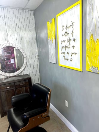 Enjoy your own personalized workspace for all things beauty at Gaudy Glamour Sylist Photo Studio