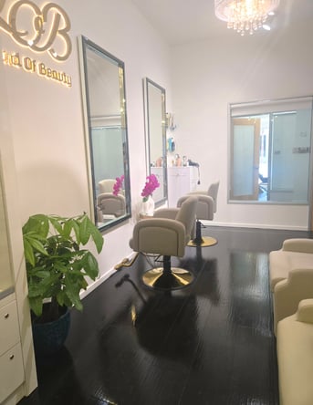 Salon Chair for Rent in Beverly Hills – Ideal for Established Hairstylist