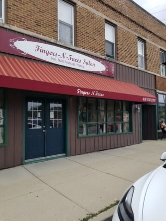 Hair and Nail stations Dupage area for rent reasonable price join the fun today.