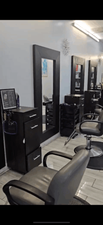 Available now, lovely Salon Stations in Lawrenceville, GA. Come and experience business better w/ us