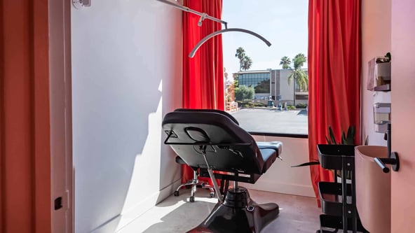La Jolla Beauty + Wellness Suite — $340/wk, First 2 Weeks Free!