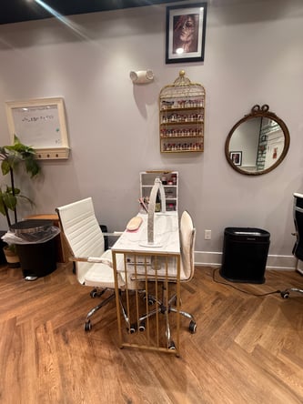 Lady’s Nail Salon, chair/desk