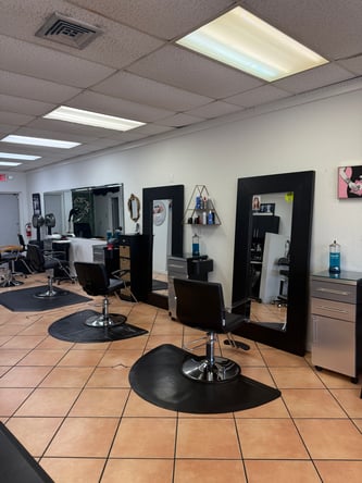 Salon booth renter