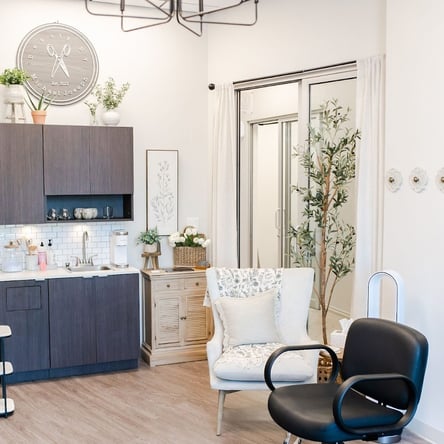 MY SALON Suite in N Broadway Chicago, IL – Salon Suite for Rent