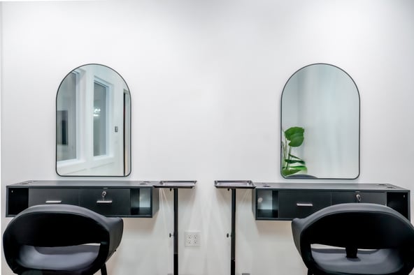 Luxura Salon Suites – Upscale Private Suites for Beauty Pros