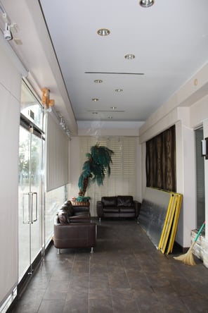 Turnkey Salon Space for Lease – Fully Built-Out with Stations and Mirrors