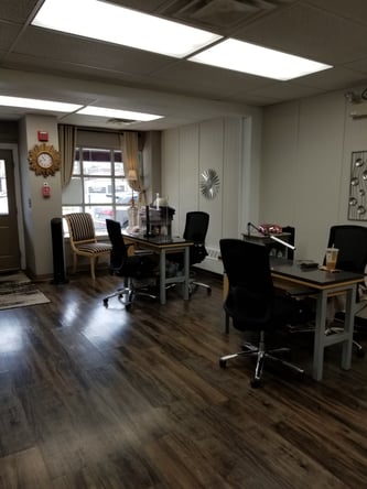 Hair and Nail stations Dupage area for rent reasonable price join the fun today.