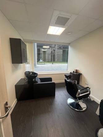 Premium Salon Suite for Rent – Phenix Salon Suites, Birmingham City Centre
