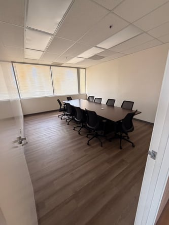 Mesa Window-Lit Suite with 24/7 Access & New Flooring!