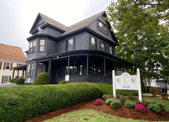 One of Newton’s prominent and long-standing salon’s has a chair available for rent
