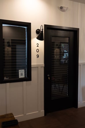Salon Studio for Rent — High-End Finishes & Flexible Setup — Tour Today!
