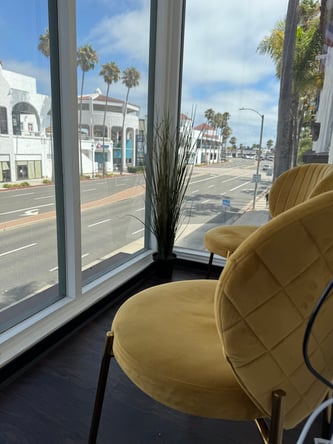 Chair Rental Opportunity at LEOS RAZOR AND SCISSORS BY MAZEN STYLE – Costa Mesa, CA