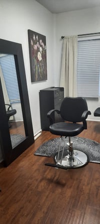 Private Salon Suite * Best in Inglewood