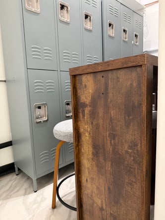 Lash/Brow Booth in Sherman Oaks on Ventura Blvd – Utilities Included