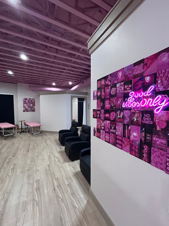 Salon suite and Open Chair rental. Located right off the freeway in Draper!