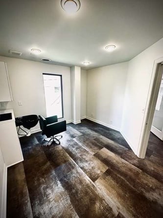 Salon Suites of Grassland