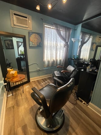 Charming Salon Suite in Island Spa