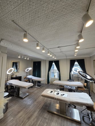 Private Luxury PMU & Aesthetic Studio | Training Space – Midtown Manhattan