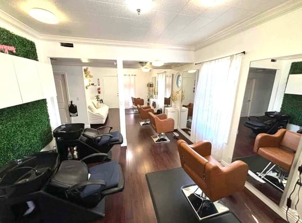Hair Salon Stations for Rent – Downtown San Jose – Parking, Shampoo Bowls & Flexible Terms