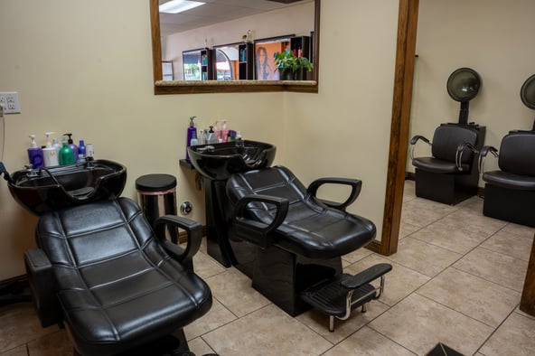 Salon Chair for Rent – Burbank