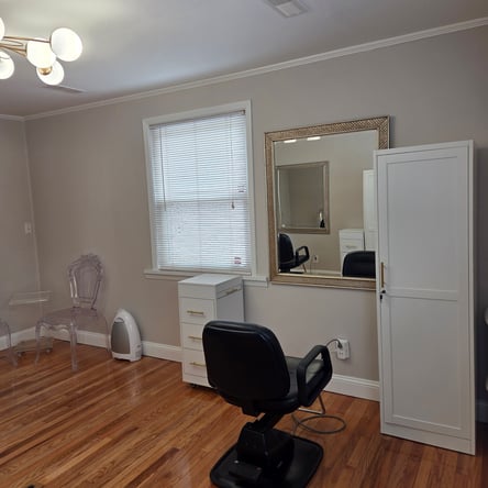 Booth Rent-Newly Renovated Salon West Ashley