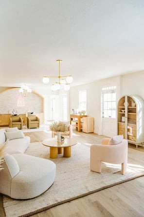 Modern salon chair rental in WI
