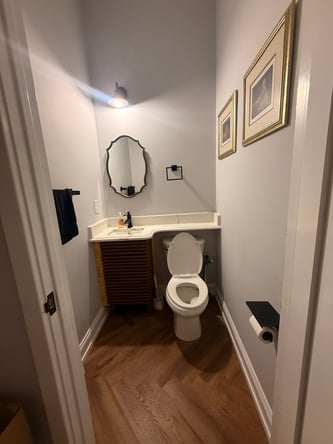 Lady’s Nail Salon, chair/desk
