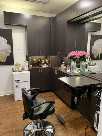Salon & Suites Rental
