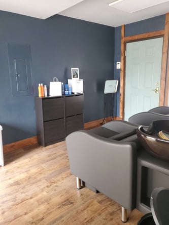 Booth rental available in a quaint, chill salon in Spokane Valley, Wa