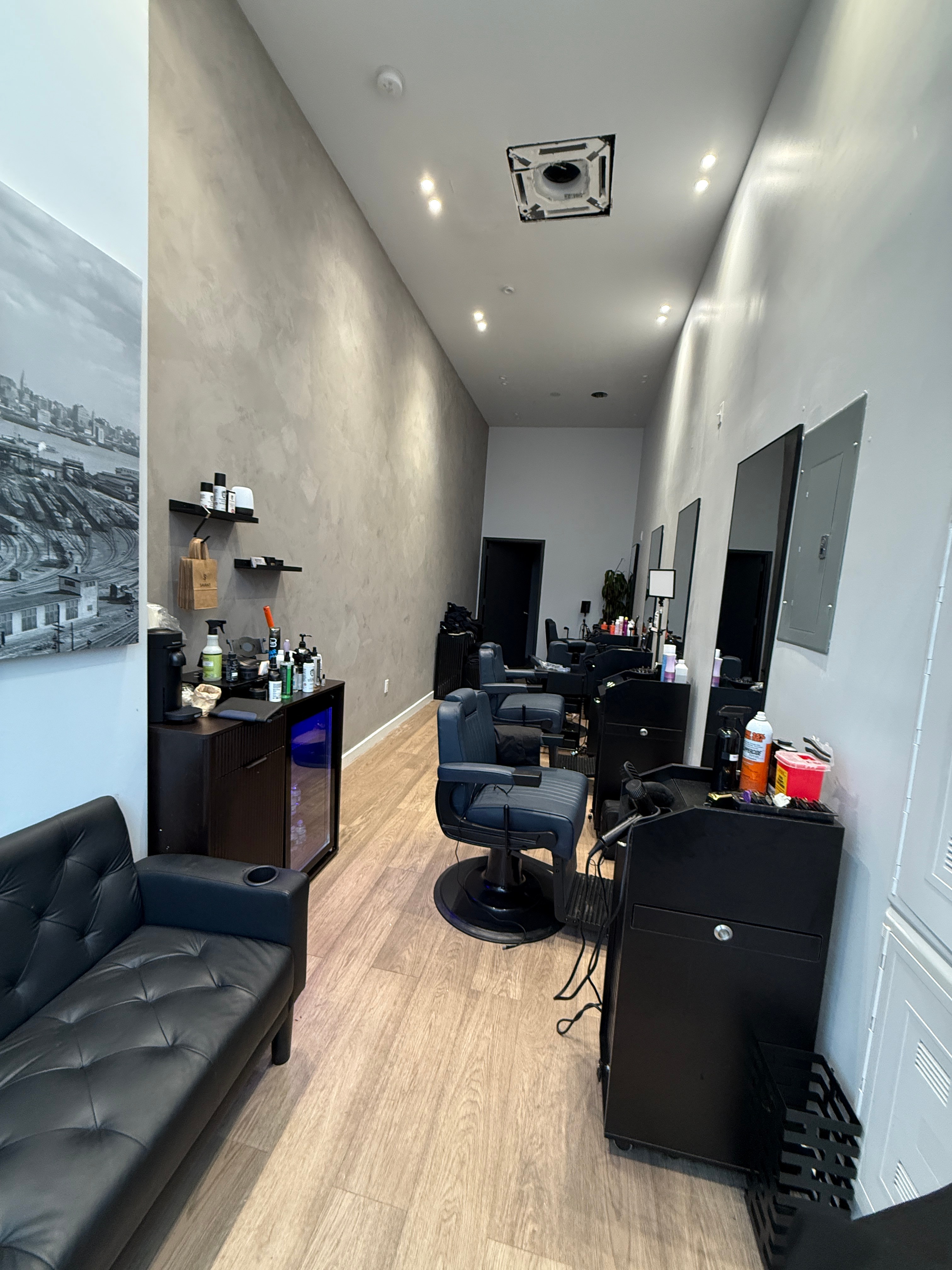 Build Your Brand: Private Barber Chair for Rent in Williamsburg, Brooklyn – Daily