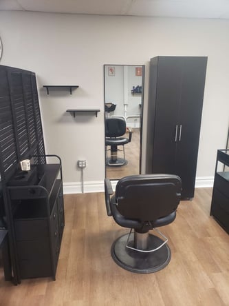 Salon Station For Rent
