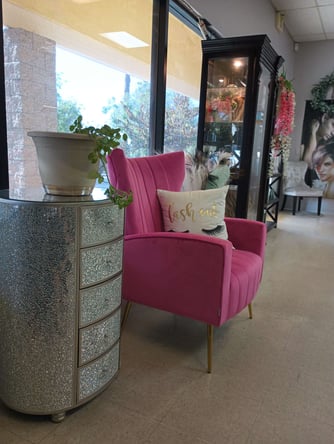Hair salon station for rent in Redlands