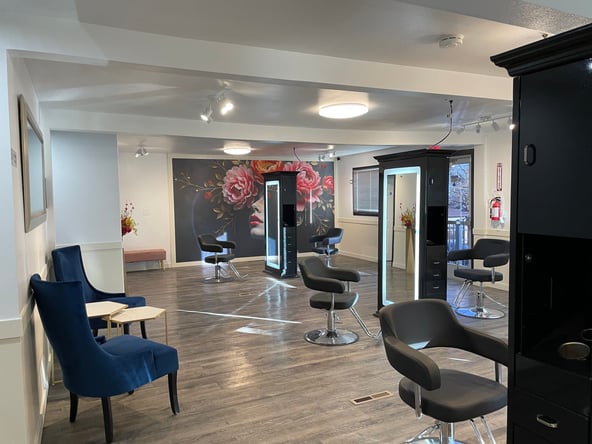 Modern Sophisticated/ Affordable Chair & Private Studio Rental