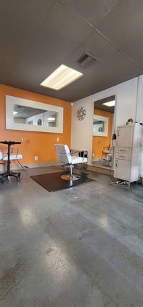 Salon station/ room for rent
