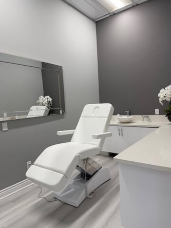 *Salon Chair For Rent*