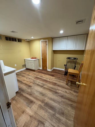 Prime lower level beauty industry space
