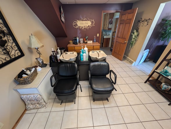 Salon Suites and Booths for Rent in Downtown Pewaukee, WI