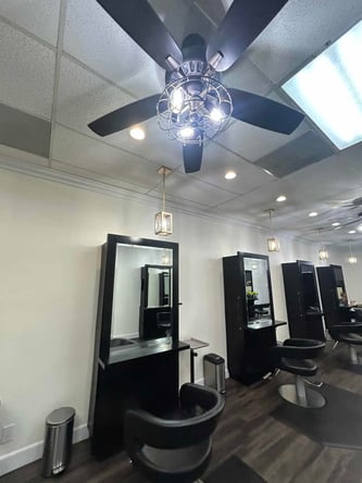 Salon Chair for Rent in Downey, CA – Grow Your Clientele in a Thriving Salon!