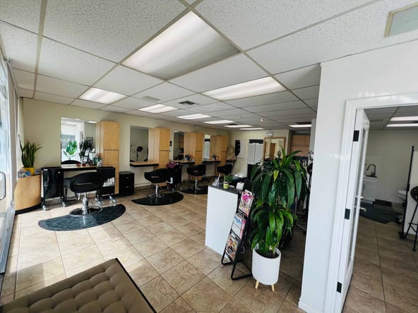 Join Our Salon in South Torrance (Under New Ownership)– Hair Stylist Chair Rental