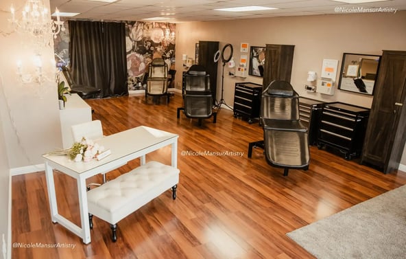 Prime Huntington Beach Salon Chair for PMU, Lashes, Waxing & More! Steps from Main Beach