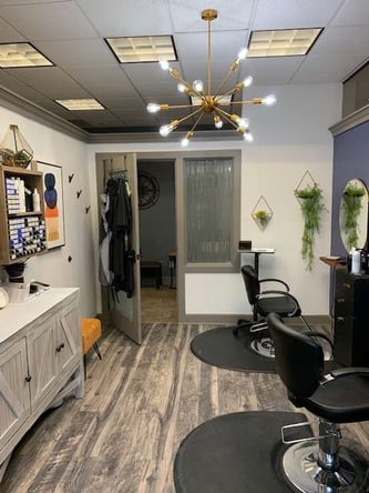 Amazing salon suite community looking for the area’s best stylists!