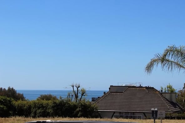 Salon Space for Rent with Ocean View in Laguna Beach!