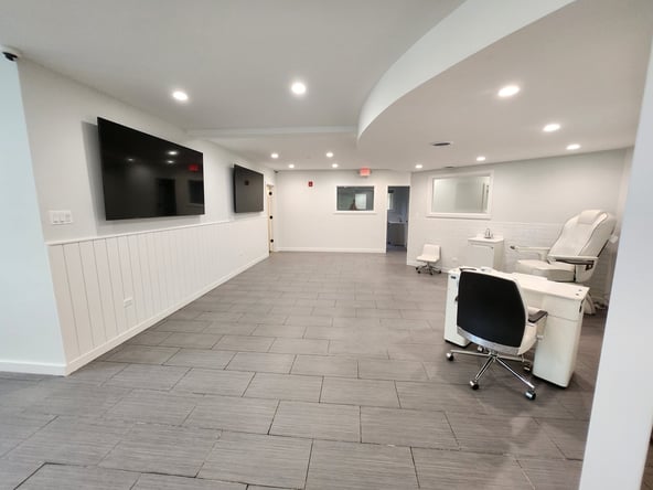 ✨ Serene Salon Suites ✨ 📍 784 Central Ave, Highland Park, IL
